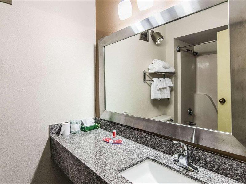 Econo Lodge Inn & Suites Norton Dış mekan fotoğraf