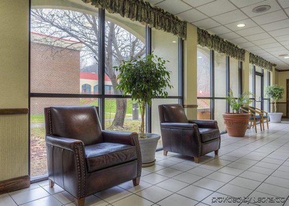 Econo Lodge Inn & Suites Norton Dış mekan fotoğraf