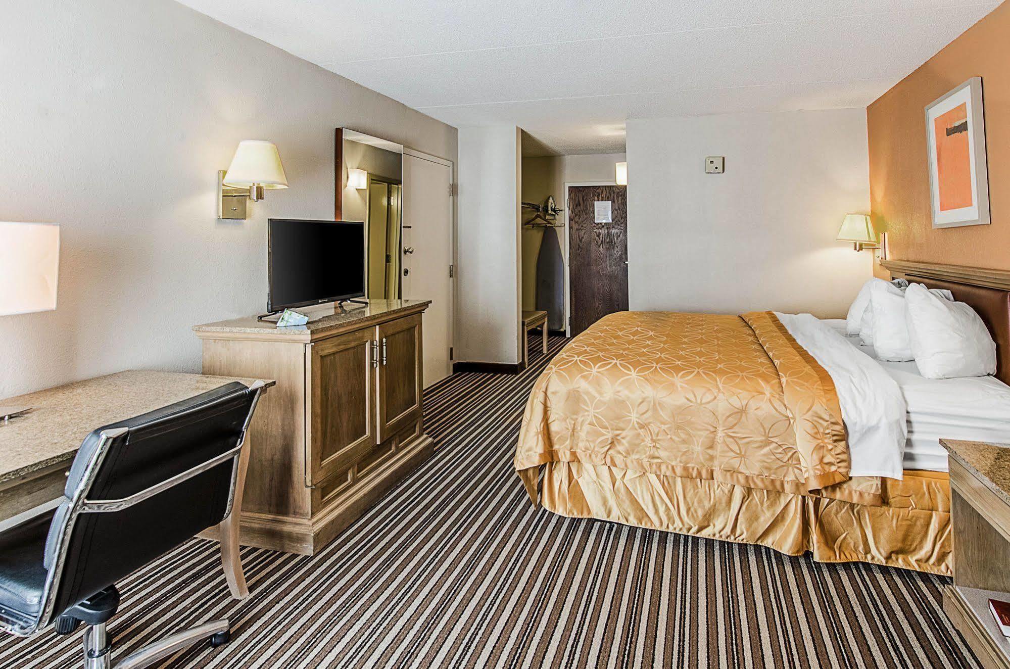 Econo Lodge Inn & Suites Norton Dış mekan fotoğraf