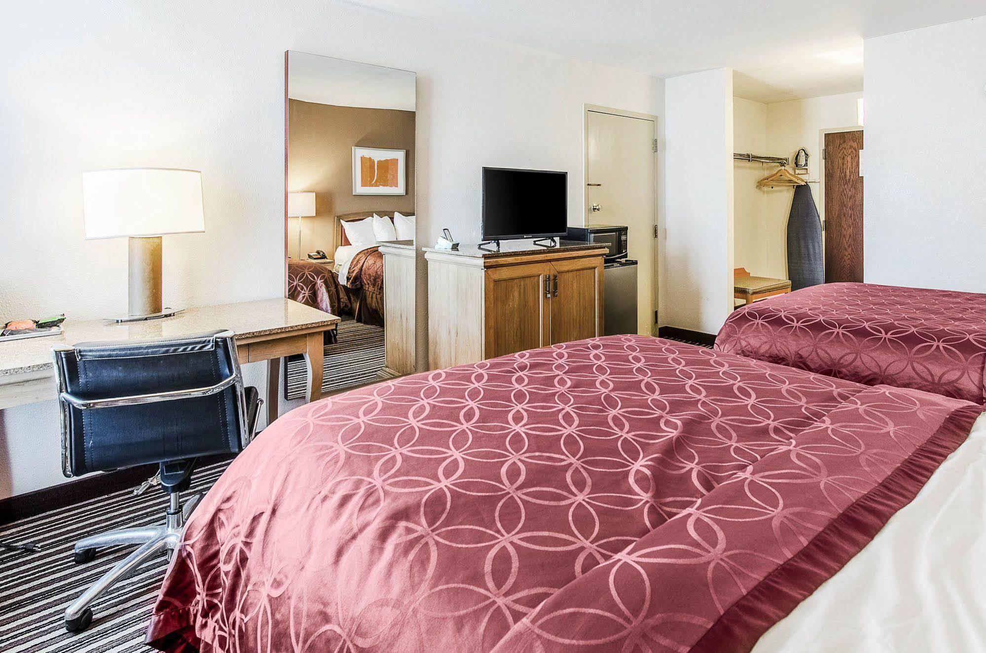 Econo Lodge Inn & Suites Norton Dış mekan fotoğraf
